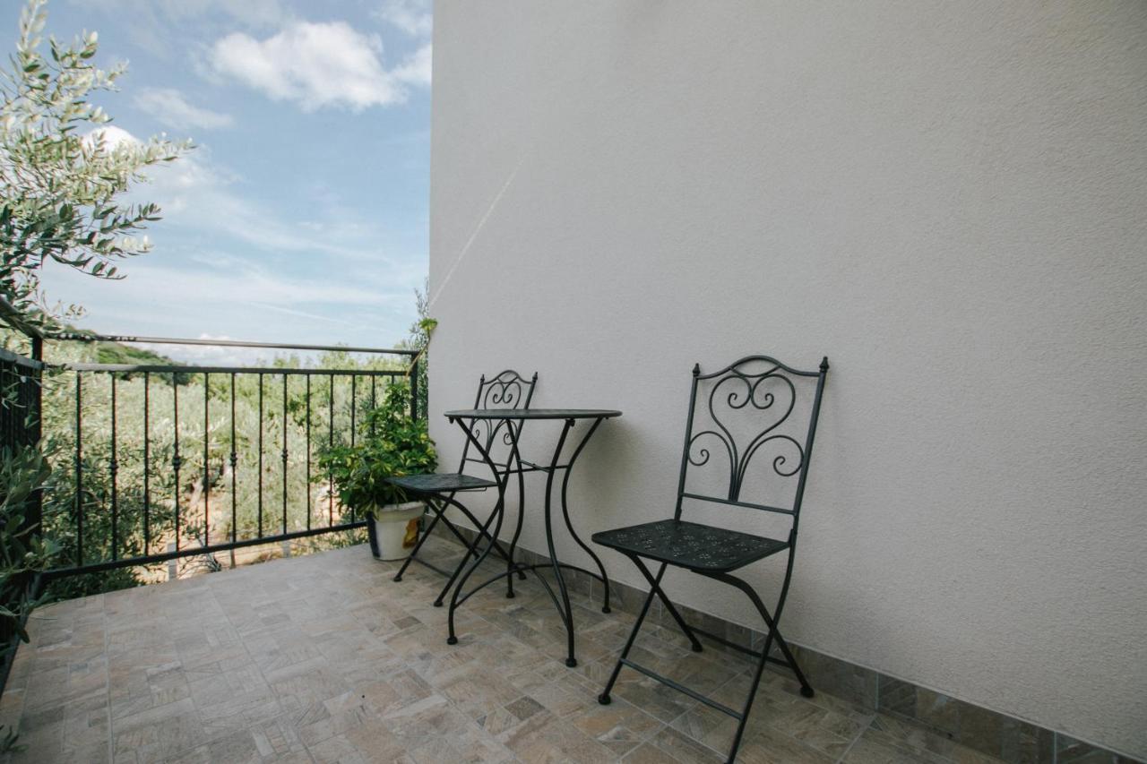 Tomislav Apartment Trogir Exterior photo